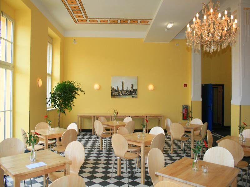A&O Leipzig Hauptbahnhof Pansiyon Restoran fotoğraf